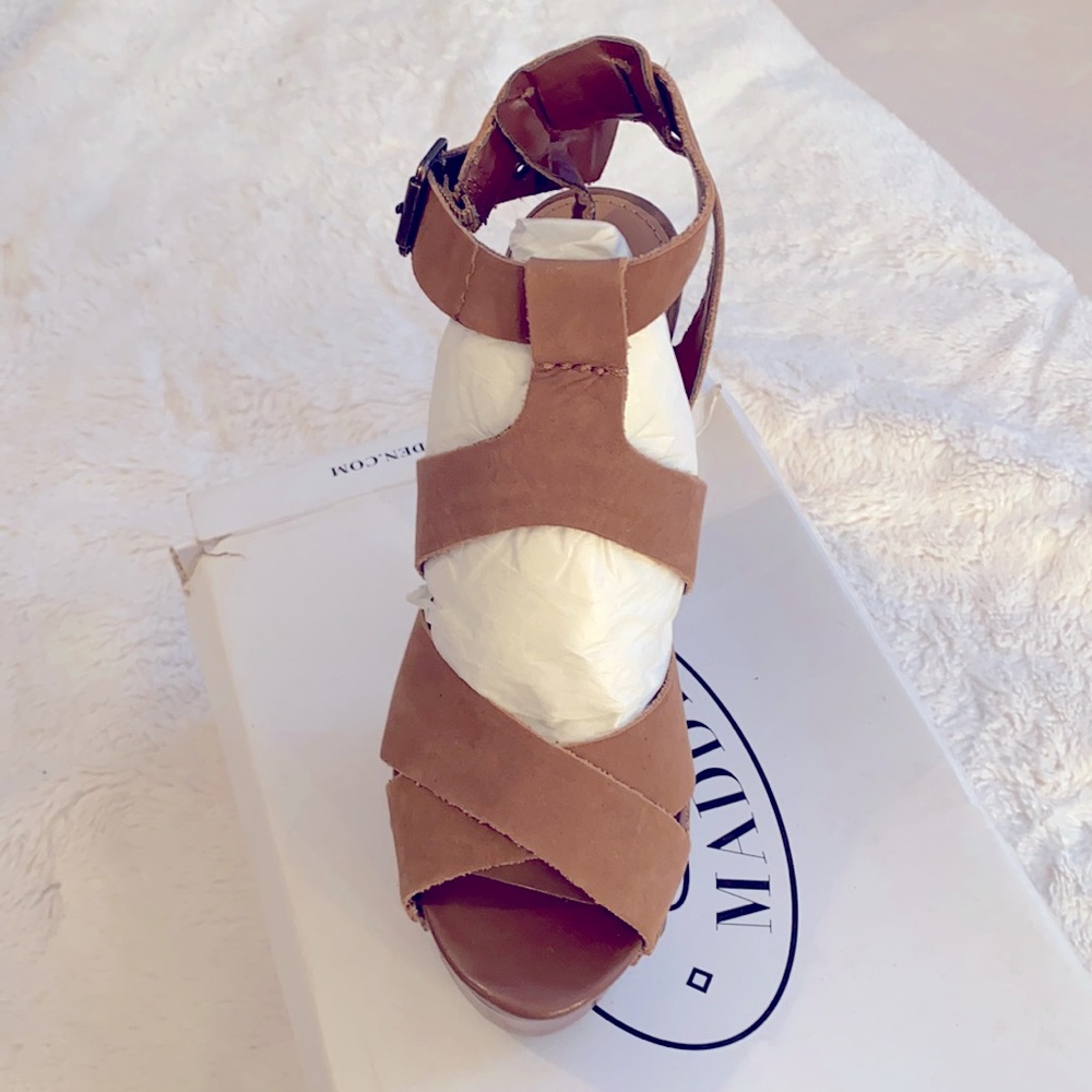 Steve Madden Chestnut Sandals with block heel!